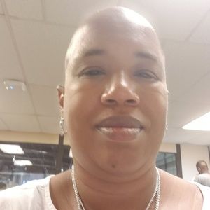 Meet your Posher, Larissa